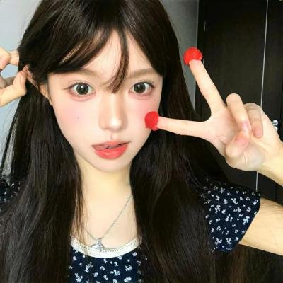 看她轻轻的飞起